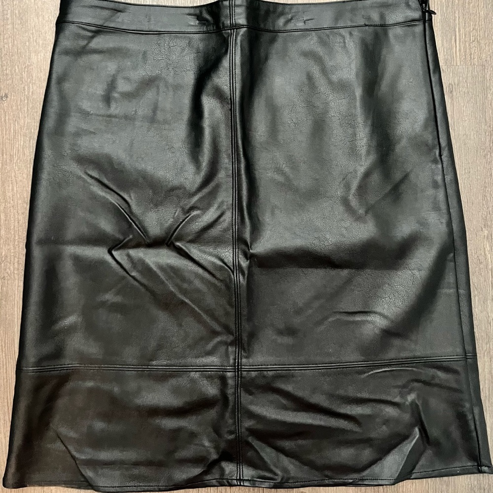 Melissa Paige faux leather pencil skirt NWT